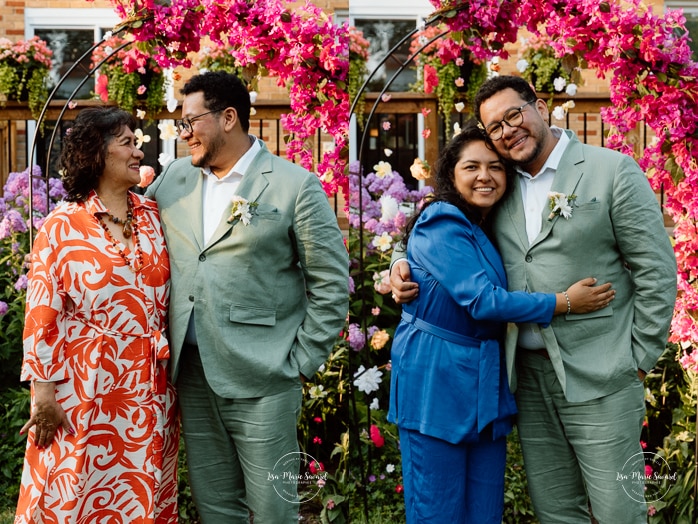 Intimate backyard wedding photos. Micro wedding photos. Mariage à Notre-Dame-de-Grâce. Mariage intime à Montréal. Photographe mariage Montréal. NDG backyard wedding. Montreal intime wedding. Montreal wedding photographer.